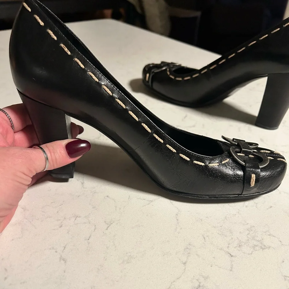 RSVP Collection Contrast Stitch Buckle hardware black leather pumps 8.5 classic - Picture 4 of 13